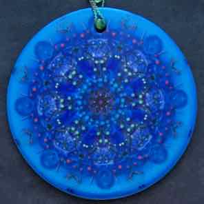 ROUND CERAMIC
ORNAMENT
BLUE 4